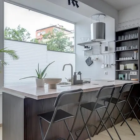 アパート Modern 1bdmapartment Near Shopping Mall & Metro ソフィア