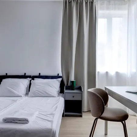 Modern 1bdmapartment Near Shopping Mall & Metro 아파트 *