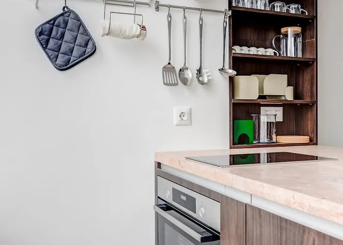 Lejlighed Modern 1bdmapartment Near Shopping Mall & Metro