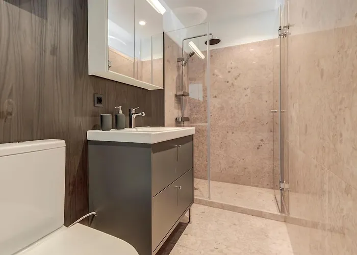 Lejlighed Modern 1bdmapartment Near Shopping Mall & Metro *